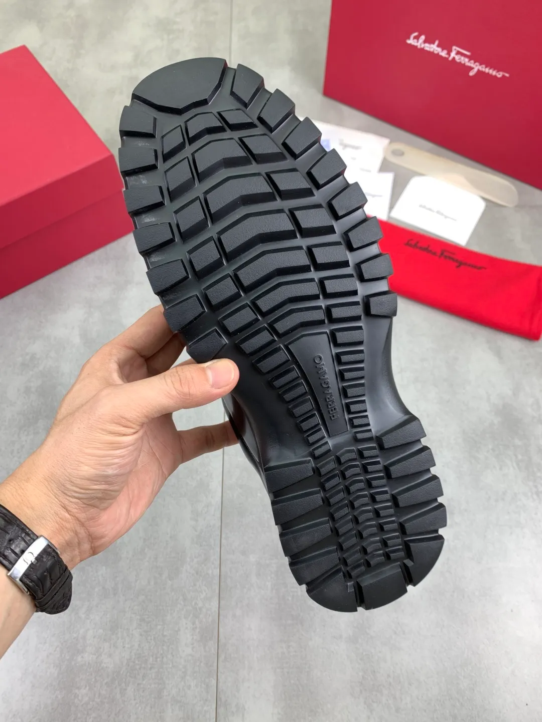 Men's men's shoes💰P640💰【New style】High quality water-dyed cowhide 🆘【Salvatore Ferragamo】Ferragamo's latest casual business leather shoes for men! Listed simultaneously! The fabric is made of specially imported original calfskin, and the interior is made of imported water-dyed cowhide. It is absolutely luxurious and leads the fashion trend. High-end foam outsole, matching sizes: 38-44 (45 and 46 can be customized) 4️⃣ colors available